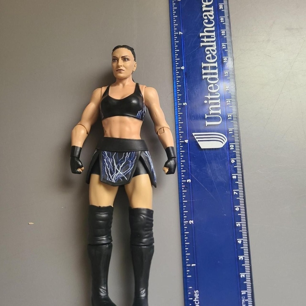 WWE figure - Picture 3 of 4